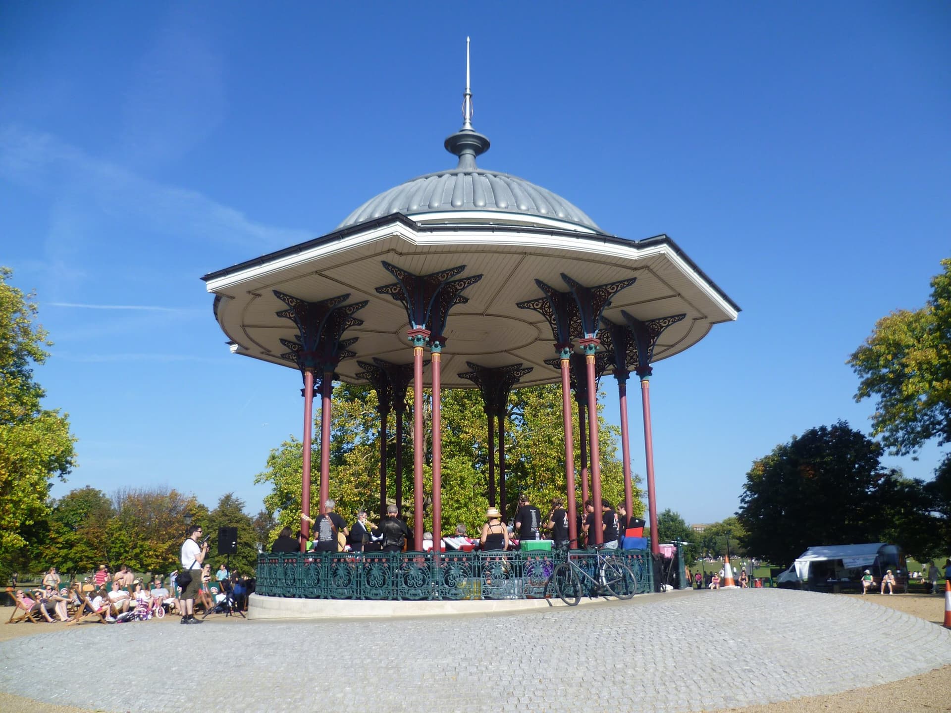 Clapham Common Bandstand - geograph.org.uk - 2637044