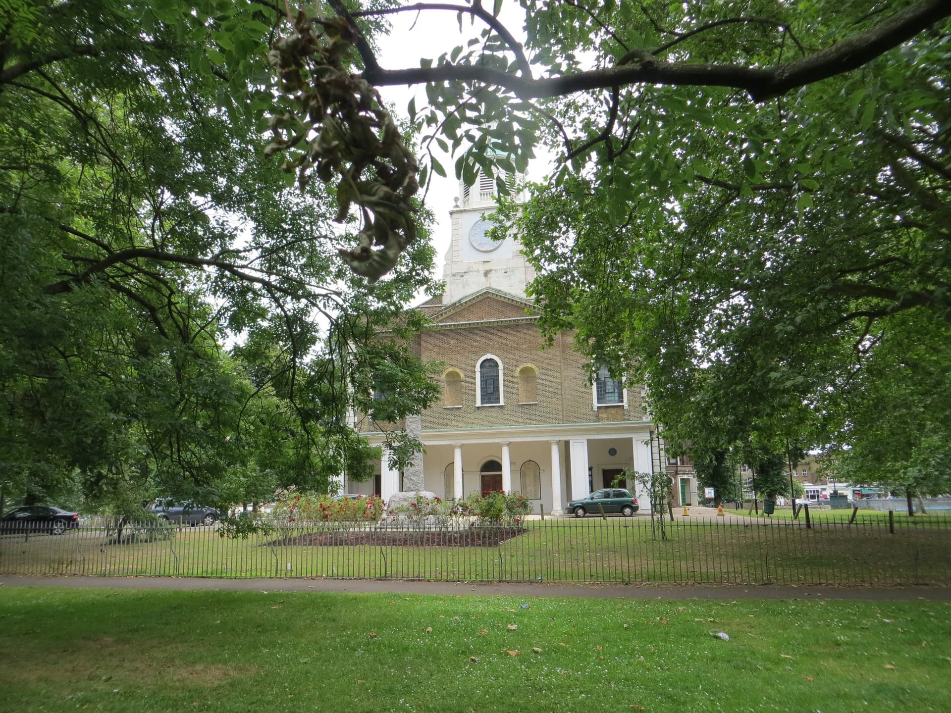 Holy Trinity Church at Clapham - geograph.org.uk - 4101517