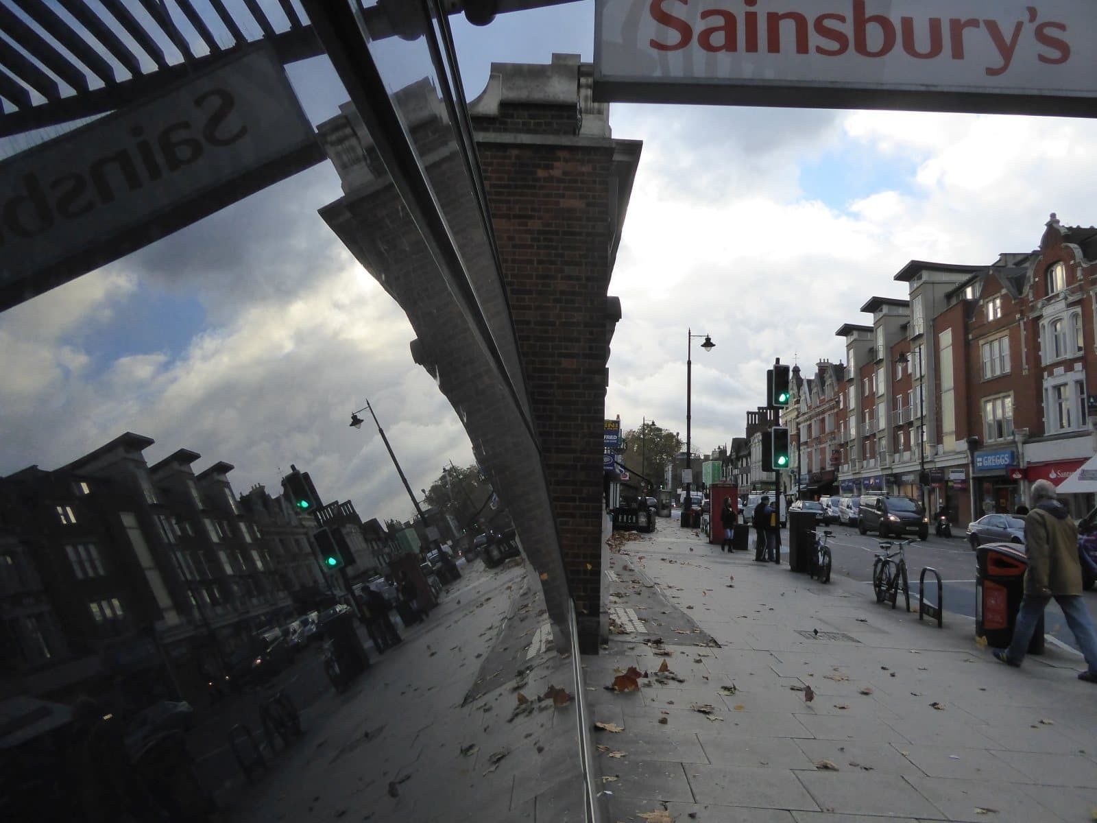 Clapham High Street - geograph.org.uk - 5200452